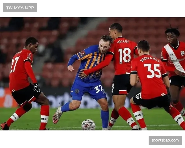 门兴桑德尔前插参与进攻收获进球 但防守回位速度存在隐患 门兴桑德尔前插参与进攻收获进球 但防守回位速度存在隐患